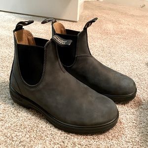 Rustic Black Blundstone Boots